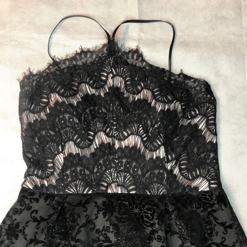Blush pink and black swayed/lace dress!💓